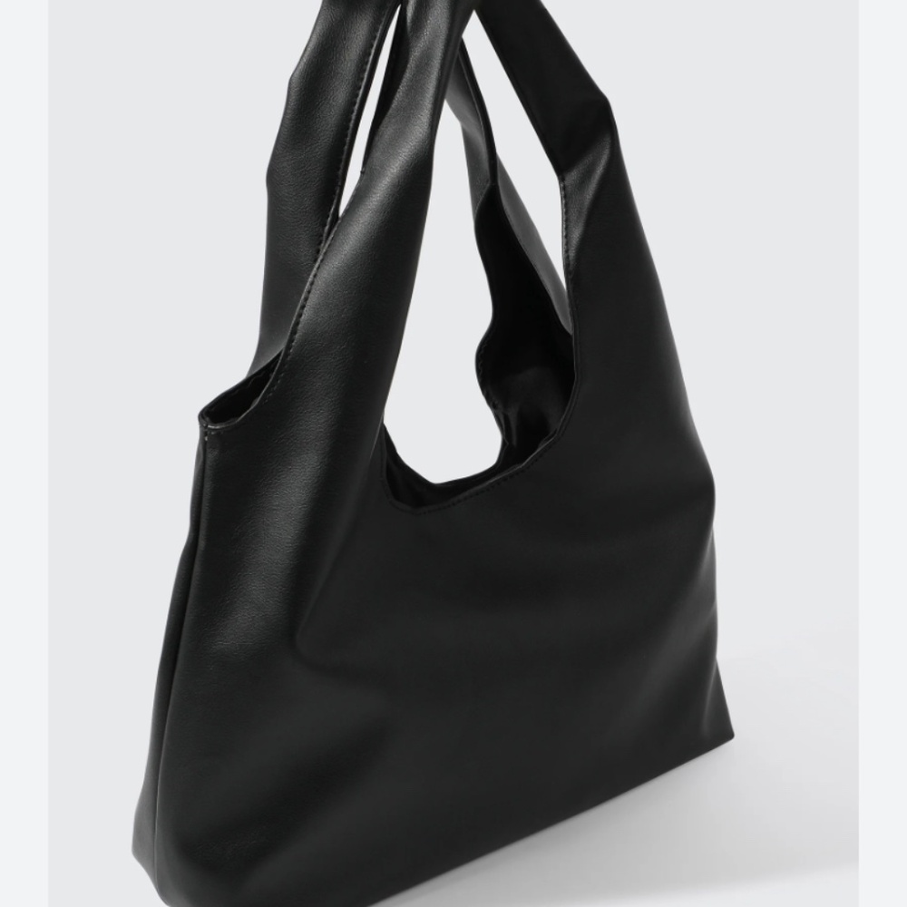 *5/$25* New! Everyday Over The Shoulder Bag🖤